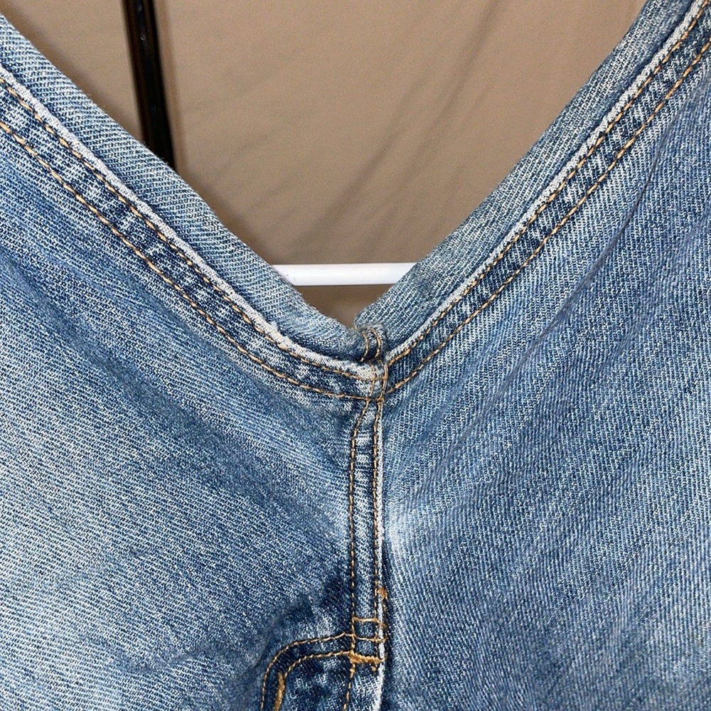 Guess - Picture 4 of 10